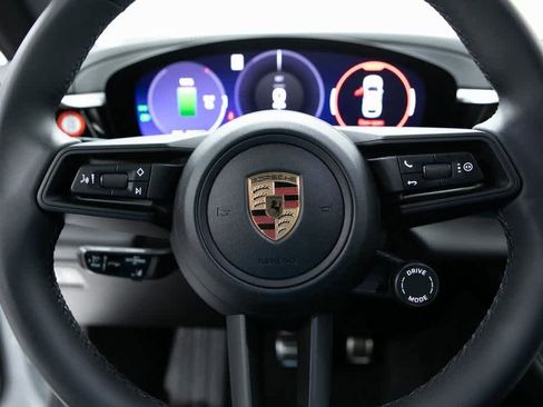 Certified 2025 Porsche Macan 4S Electric image 14