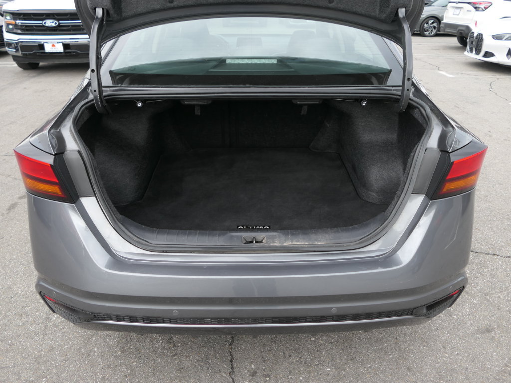 Used 2024 Nissan Altima 2.5 SV FWD image 21