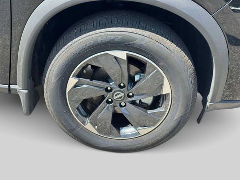 Certified 2026 Nissan Rogue SV AWD/4WD image 8