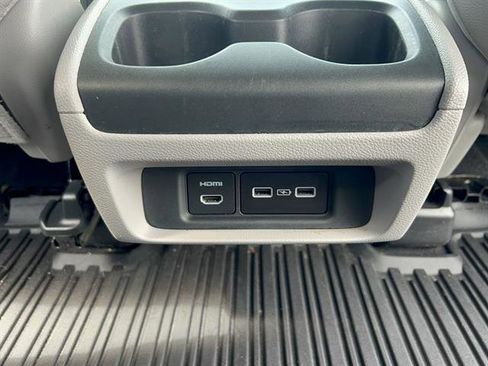 Used 2023 Honda Odyssey Touring image 17