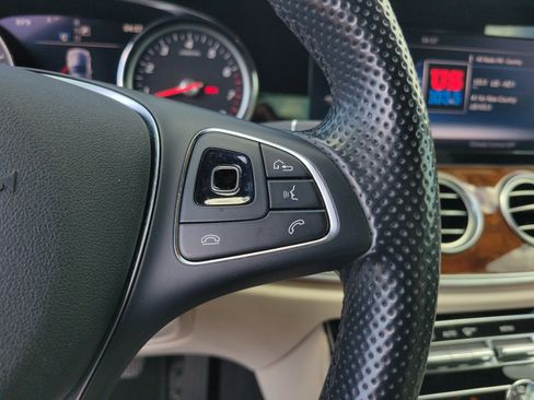 Used 2017 Mercedes-Benz E 300 4MATIC image 23