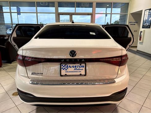 Used 2025 Volkswagen Jetta Sport FWD image 10