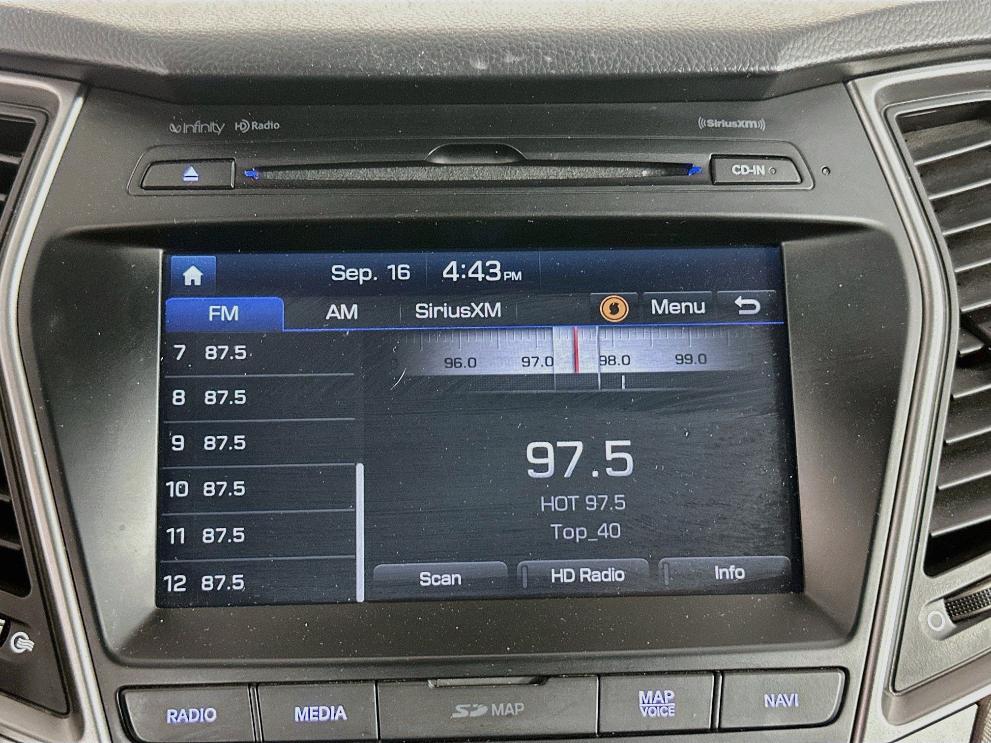Used 2018 Hyundai Santa Fe Sport w/ 2.0T Ultimate Tech Package 05 FWD image 21