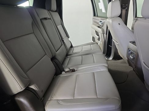 Used 2021 Chevrolet Suburban LT AWD/4WD image 35