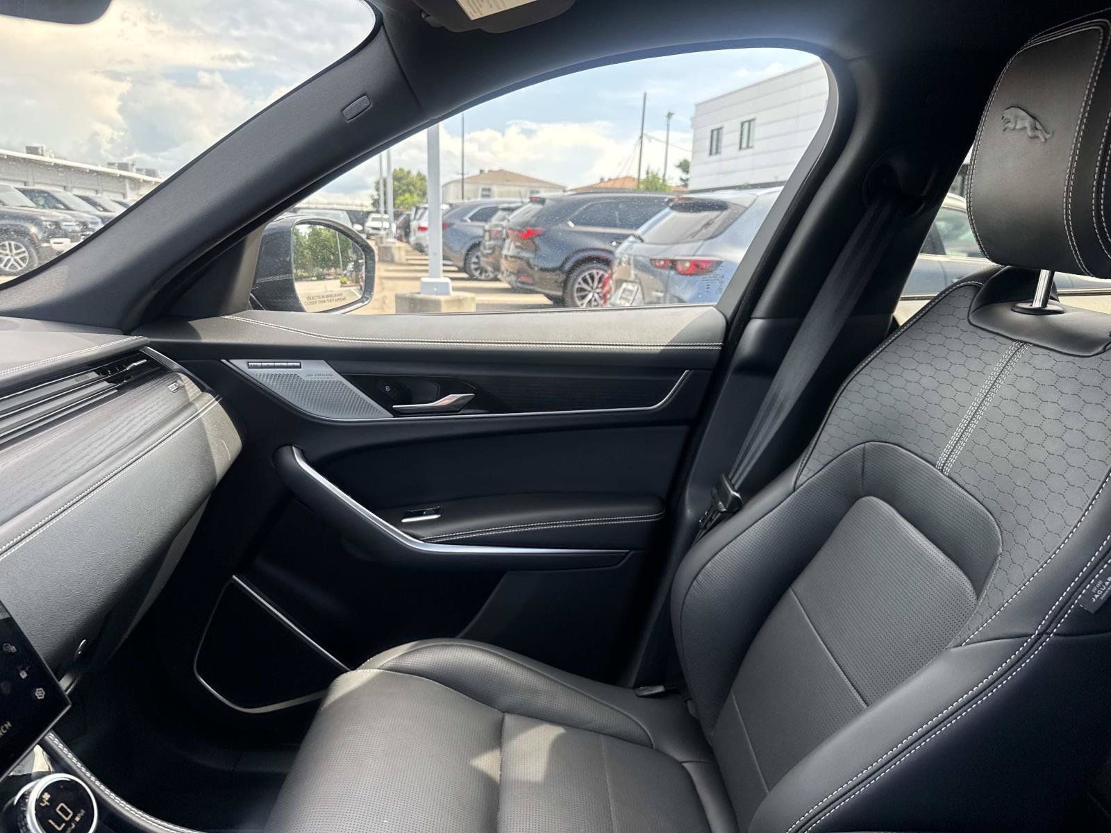Used 2026 Jaguar F-PACE R-Dynamic S AWD/4WD image 16