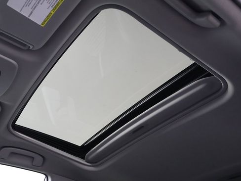 Used 2024 Toyota Camry SE image 15