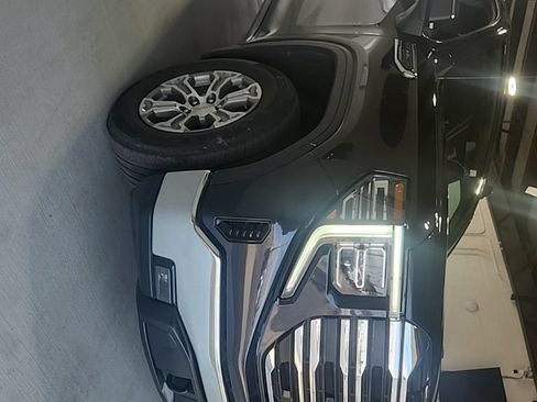 Used 2025 GMC Sierra 1500 SLT AWD/4WD image 2