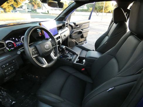 Used 2025 Toyota Tacoma TRD Off-Road w/ TRD Off Road Upgrade Package image 54