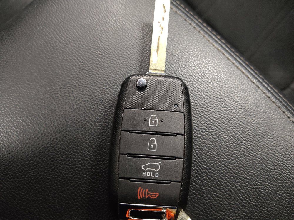 Used 2017 Kia Sorento FWD image 32