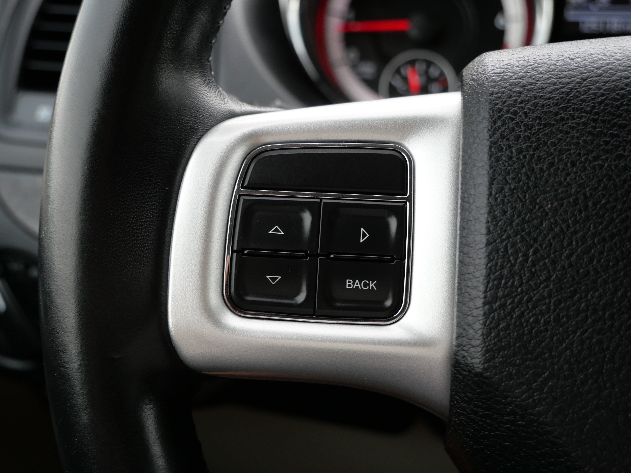 Used 2016 Dodge Grand Caravan SXT w/ Rear Park Assist Package FWD image 29