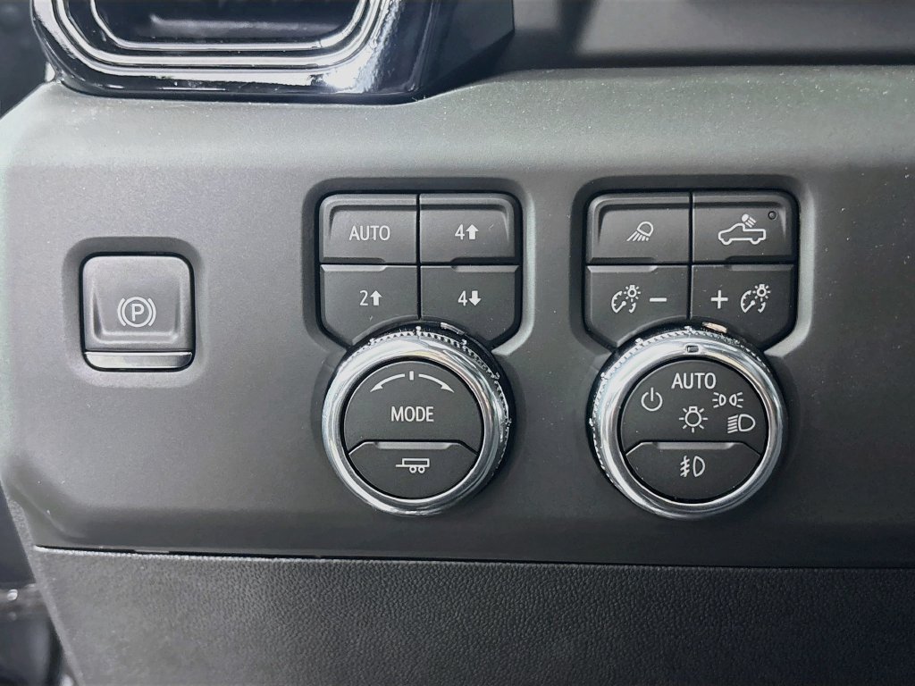 New 2026 GMC Sierra 3500 AT4 w/ AT4 Premium Plus Package AWD/4WD image 10