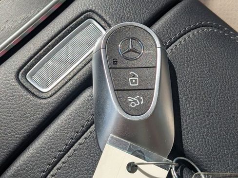 Used 2025 Mercedes-Benz E 350 4MATIC Sedan image 25
