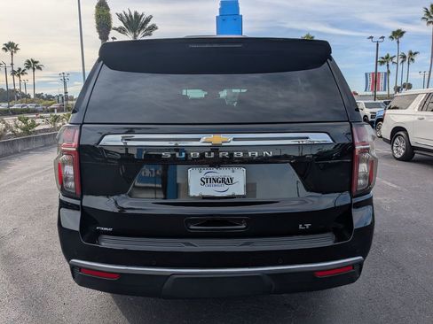 Used 2024 Chevrolet Suburban LT image 5