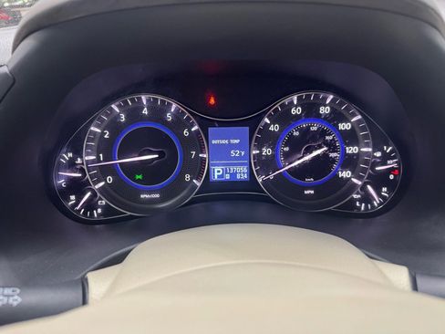 Used 2011 INFINITI QX56 w/ Theater Pkg image 28