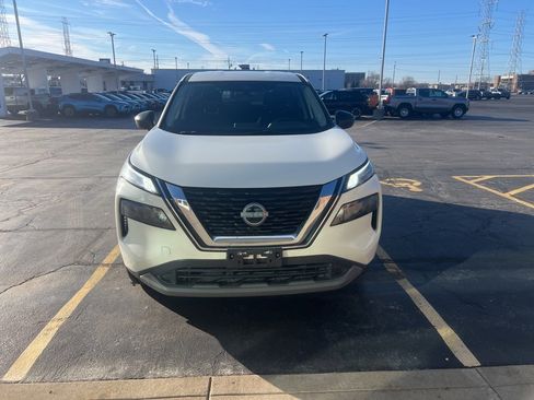 Used 2023 Nissan Rogue S image 6