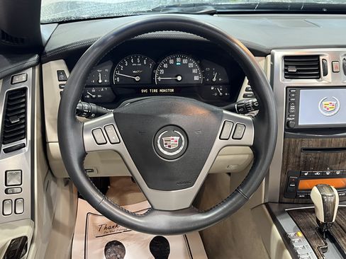 Used 2006 Cadillac XLR V RWD image 11