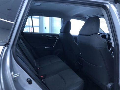 Used 2025 Toyota RAV4 XLE AWD/4WD image 21