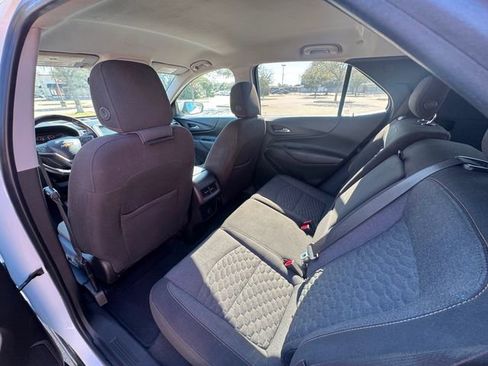 Used 2018 Chevrolet Equinox LT image 12