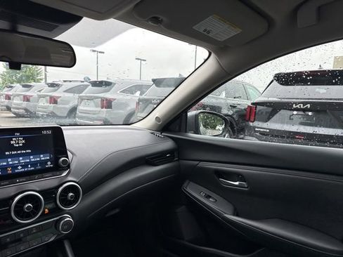 Used 2024 Nissan Sentra SV FWD image 29