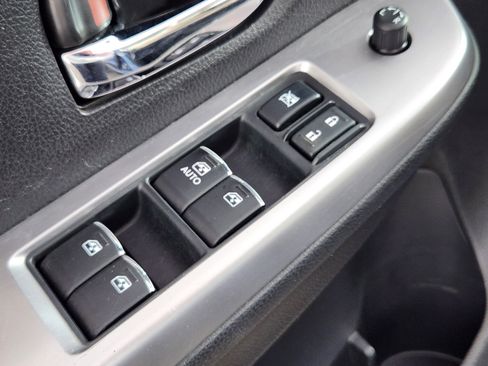 Used 2017 Subaru Crosstrek 2.0i Premium image 17