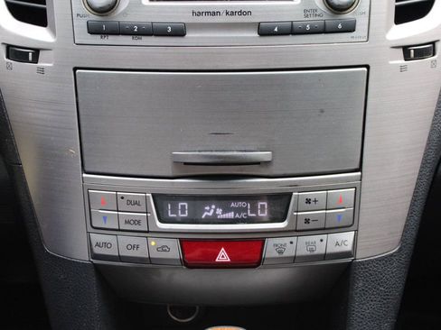 Used 2013 Subaru Outback 2.5i Limited w/ Moonroof Pkg AWD/4WD image 20