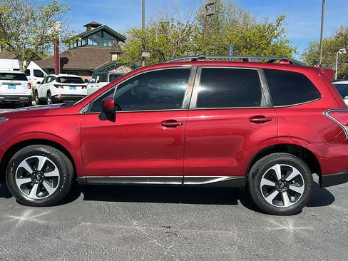 Used 2017 Subaru Forester 2.5i Premium w/ All-Weather Package AWD/4WD image 8