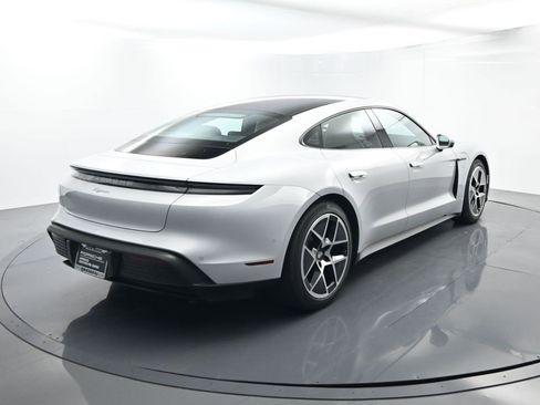 Used 2025 Porsche Taycan image 14