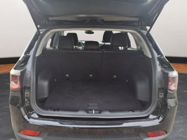 Used 2022 Jeep Compass Latitude AWD/4WD image 21