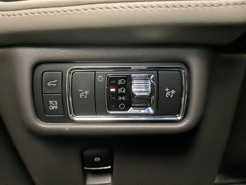 Certified 2022 Lincoln Nautilus Reserve w/ Equipment Group 201A image 22