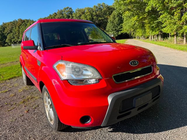 Used 2010 Kia Soul + FWD image 6