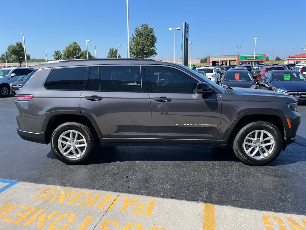 Used 2025 Jeep Grand Cherokee L Laredo RWD image 8