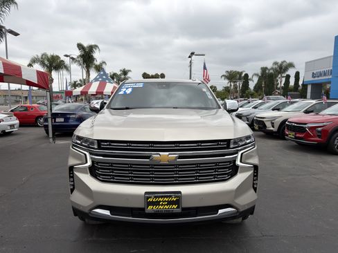 Used 2024 Chevrolet Suburban Premier AWD/4WD image 3