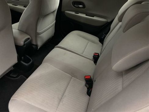 Used 2018 Honda HR-V LX image 11