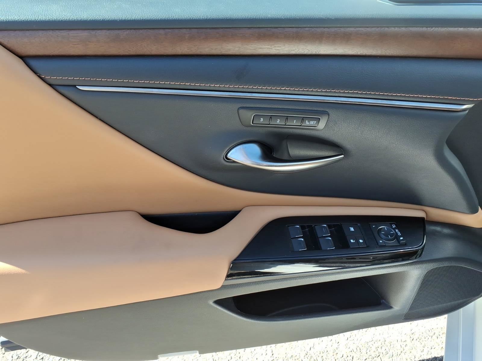 Used 2022 Lexus ES 350 w/ Premium Package FWD image 13