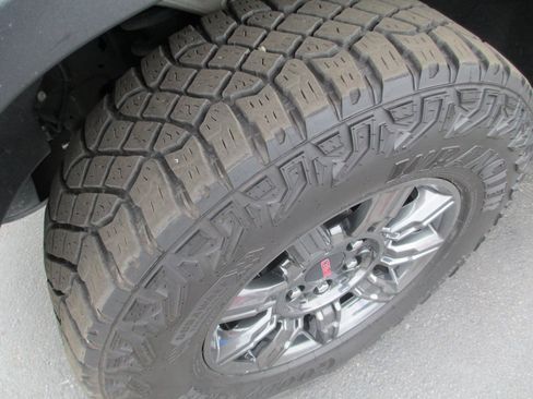 Certified 2024 GMC Sierra 1500 AT4X image 12