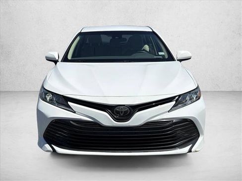 Used 2018 Toyota Camry LE FWD image 2