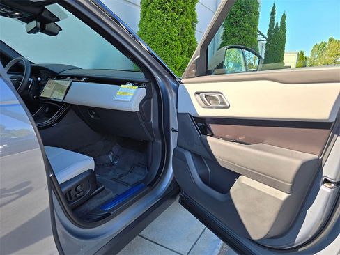 New 2026 Land Rover Range Rover Velar Dynamic SE image 30