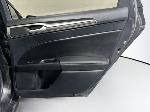 Used 2020 Ford Fusion SEL FWD image 31
