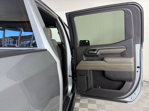 Used 2023 Chevrolet Silverado 1500 ZR2 w/ Technology Package image 28