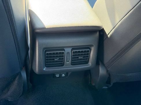 Used 2025 Toyota Camry SE FWD image 17