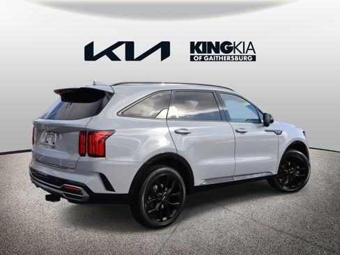 Certified 2023 Kia Sorento SX image 3