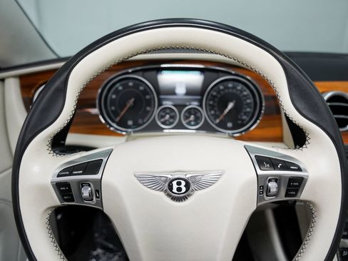 Used 2018 Bentley Continental GT image 44
