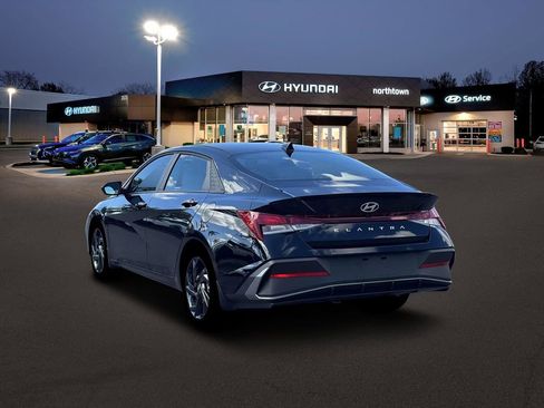 New 2026 Hyundai Elantra Sport image 5