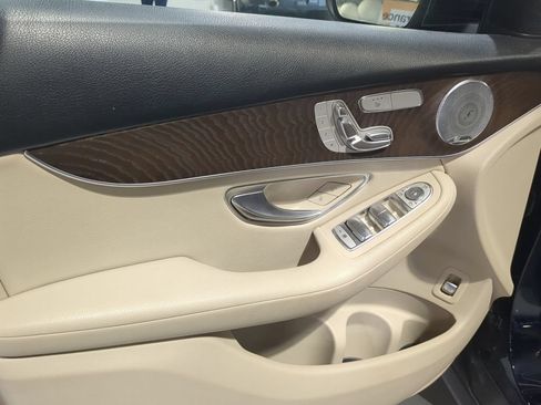 Used 2021 Mercedes-Benz GLC 300 4MATIC image 13