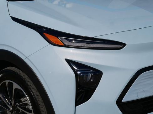 Used 2023 Chevrolet Bolt EUV Premier image 10