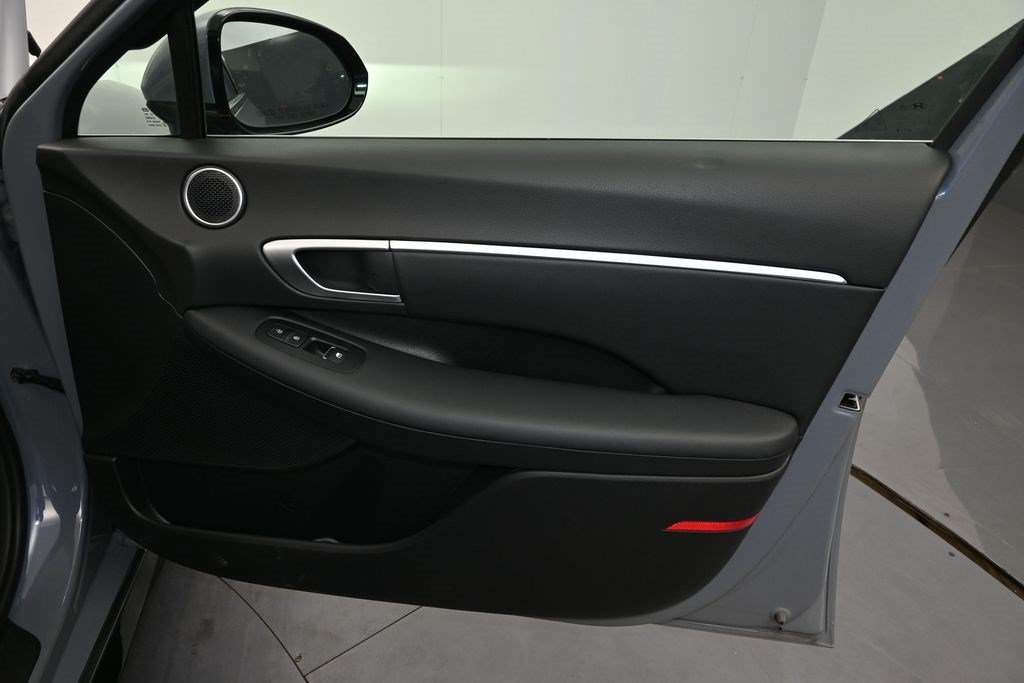Used 2026 Hyundai Sonata SEL FWD image 14