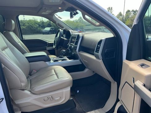 Used 2018 Ford F150 Lariat w/ Equipment Group 502A Luxury AWD/4WD image 10