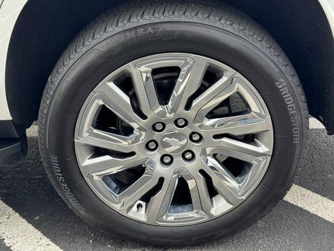 Used 2021 Chevrolet Tahoe Premier w/ Premium Package image 10