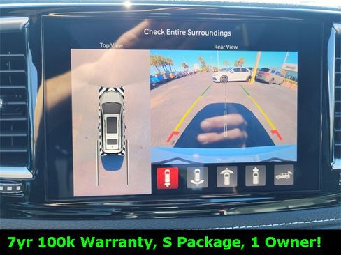 Used 2024 Chrysler Pacifica Limited w/ S Appearance Package image 24