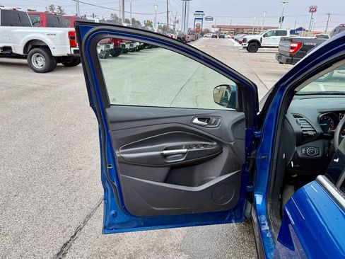 Used 2018 Ford Escape SE w/ SE Sync 3 Package image 13